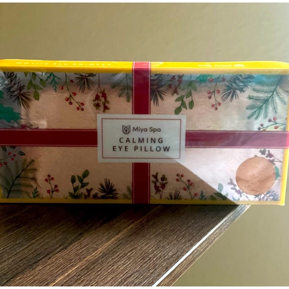 Miya Spa Skincare Host Pick Miya Spa Calming Pink Eye Pillow With Heat And Cooling Therapy